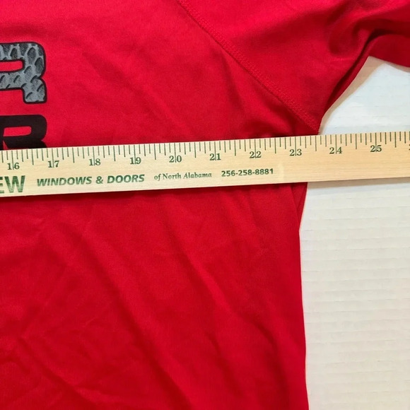 Under Armour Loose Red Short Sleeve Tee Shirt - Picture 4 of 6